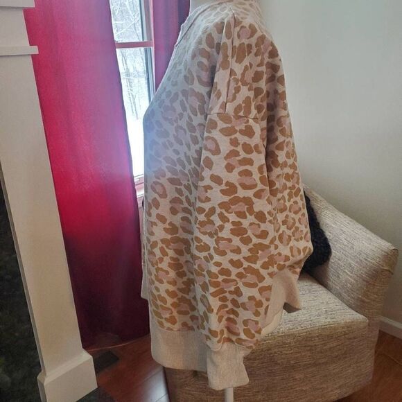 Aerie Tan And Pink Animal Print oversize sweater Size Small - Picture 2 of 12